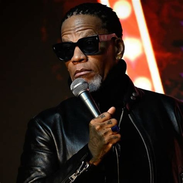Why Mo'Nique & D.L. Hughley Are At Odds